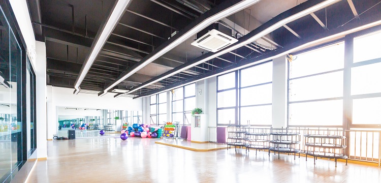 工廠監控壞了，導致線路中零線帶電，交流充電樁不能使用，請問如何判斷??電車的家用充電樁和隨車充電氣結構工作原理是一樣的么 